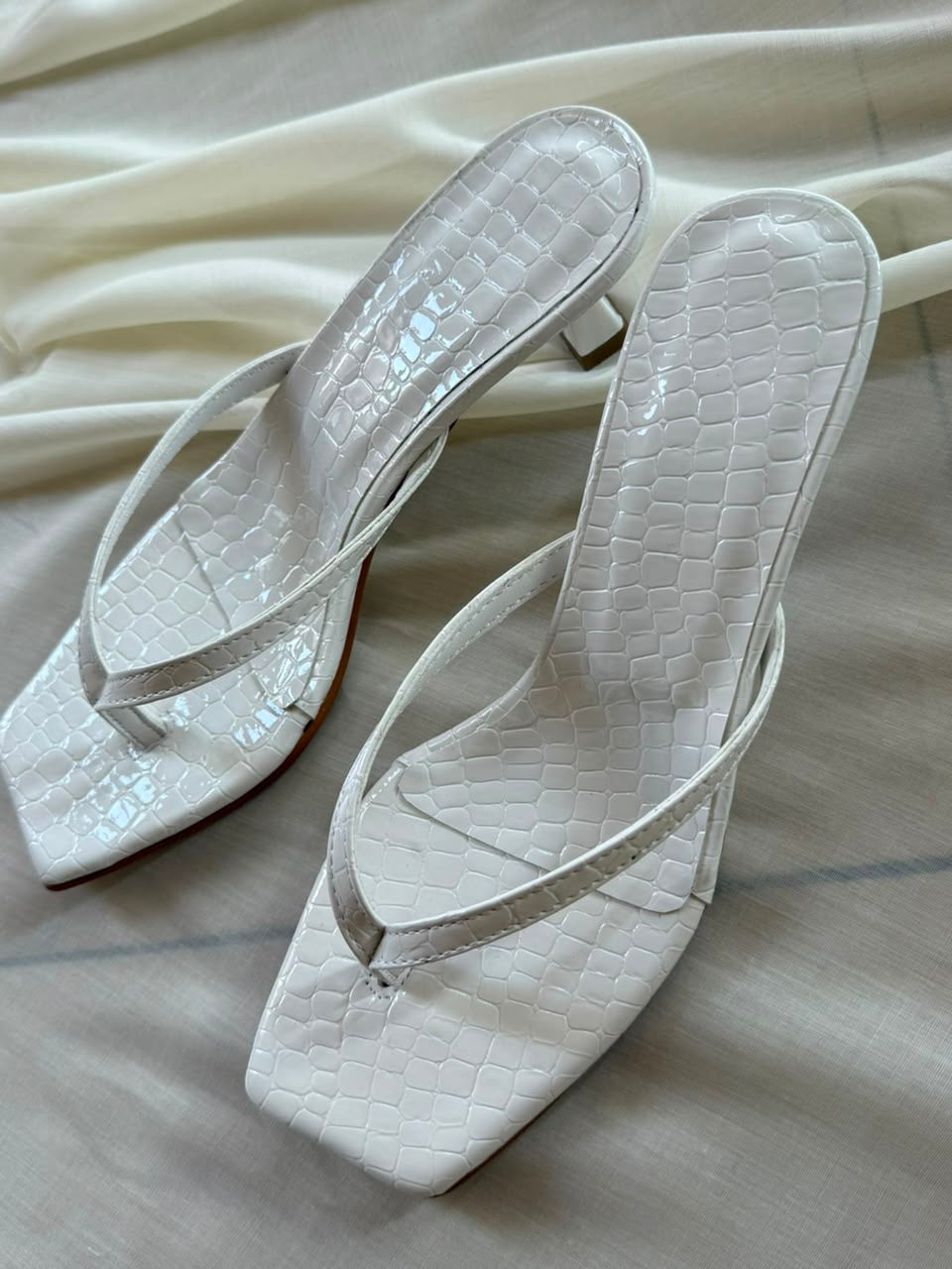Bare Croc White Heel