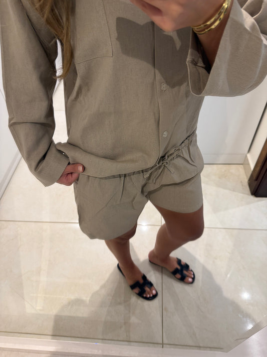 Signature Beige Linen Shorts